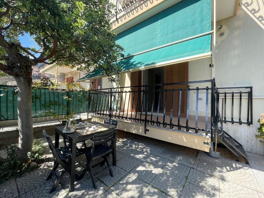 Free Parking Casa Con Giardino - Centro Mare A 5 Minuti Apartment Pietra Ligure Exterior foto