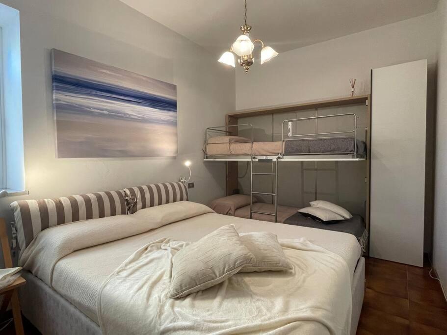 Free Parking Casa Con Giardino - Centro Mare A 5 Minuti Apartment Pietra Ligure Exterior foto